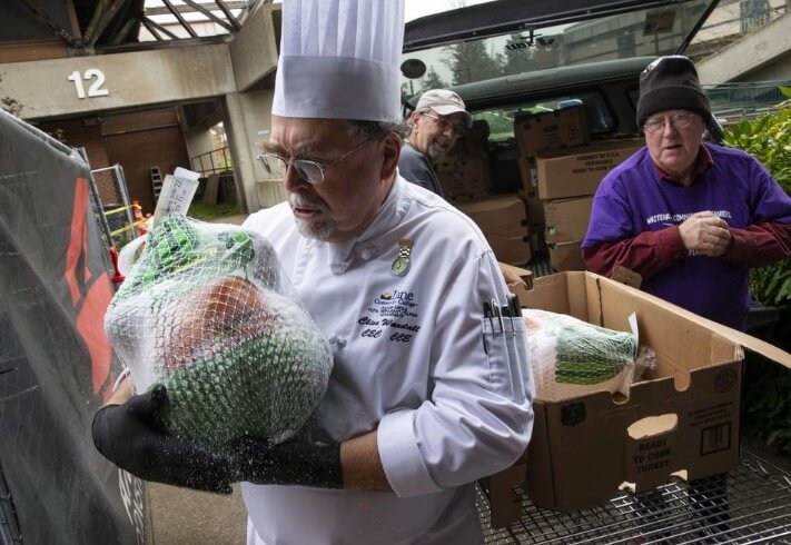 The Register-Guard: Turkeys for free Thanksgiving dinner land at Lane Community College